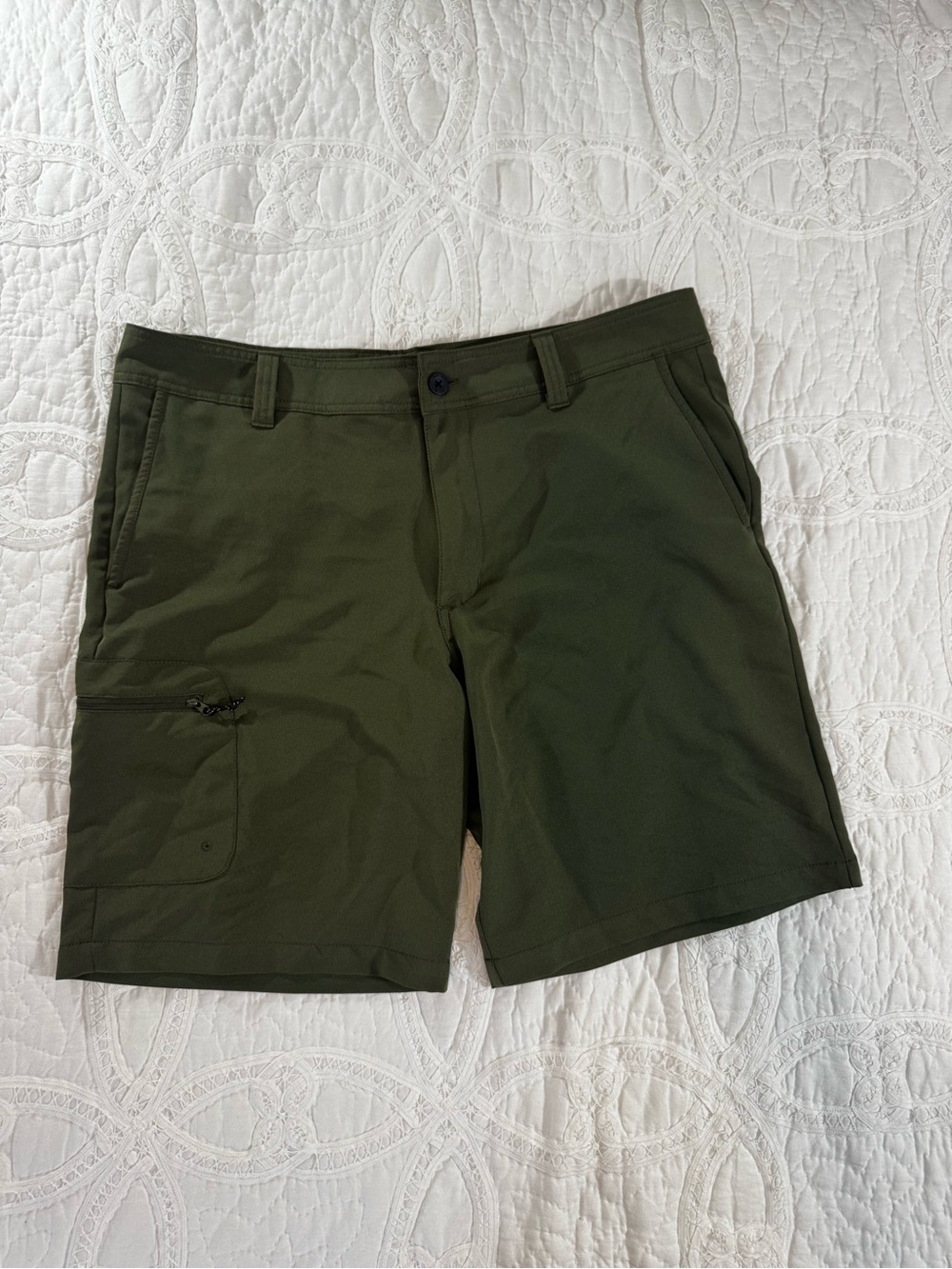 Magellan Outdoors Olive Green Fishing Cargo Shorts